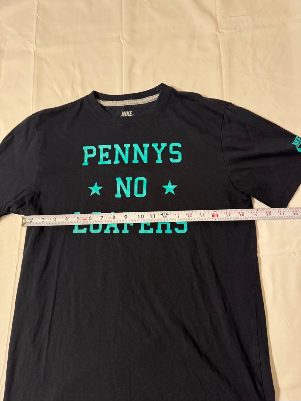 Vintage Nike Men’s Black Graphic Tee “Pennys No Loafers” - Picture 5 of 8
